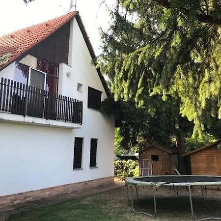 Hegyi Nyaralo Holiday home Balatonszemes